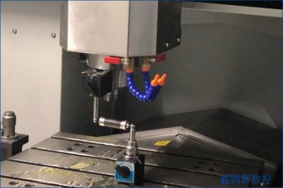 陶瓷精雕機加工5G陶瓷濾波器的方法