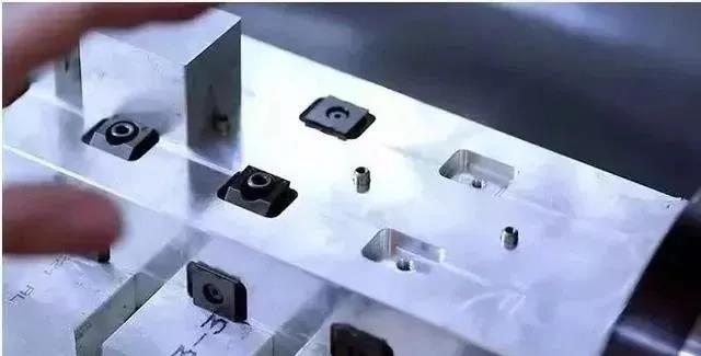 數(shù)控精雕機廠家